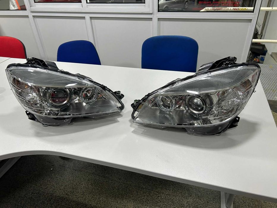 Farol Mercedes C W204 Xenon