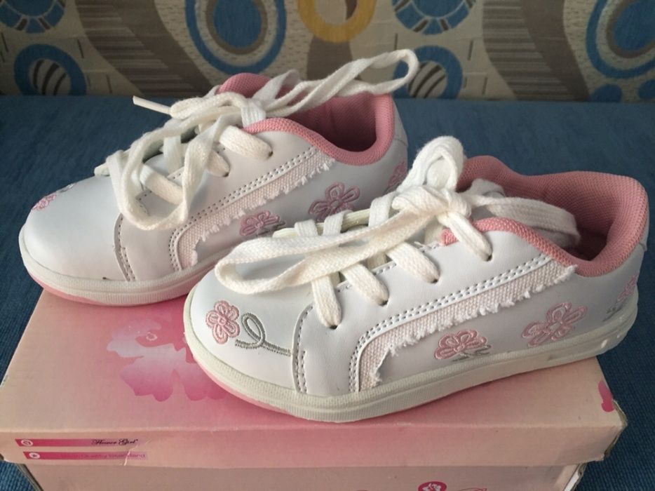 Кроссовки для девочки новые р.27 экокожа