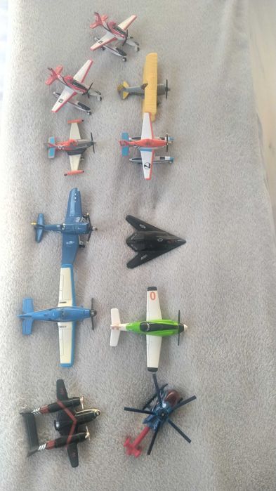 samoloty, zabawki, dusty