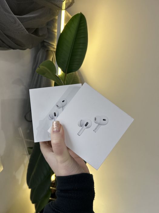 Нові AirPods Pro 2