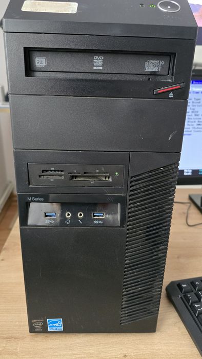 Lenovo ThinkCentre M83  i5   8gb ram