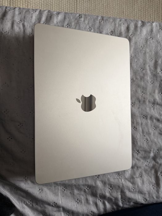 MacBook Air 13” M4 2025 16 GB RAM