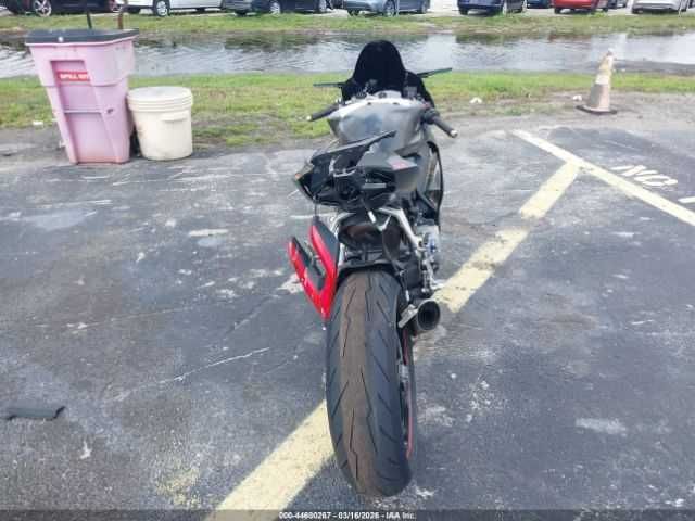 Ducati Panigale V2 2025