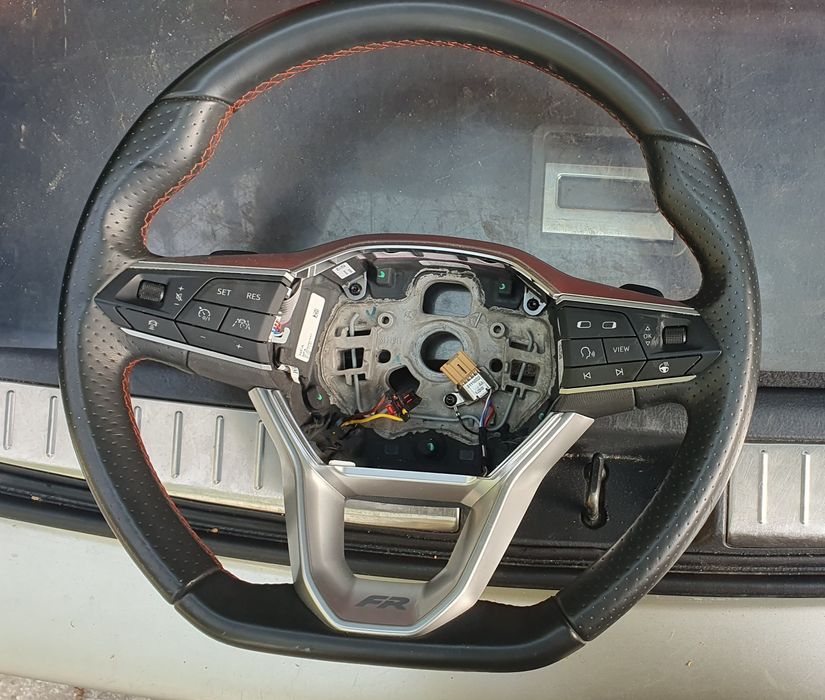 Руль кермо Cupra Leon