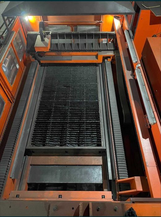 Лазерний Верстат з ЧПУ СО2