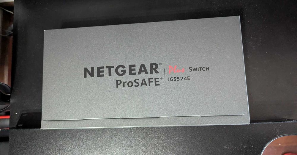 Netgear ProSafe Plus JGS524Ev2