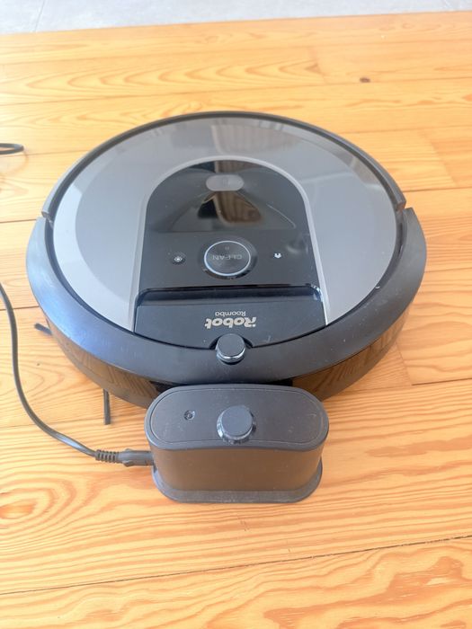 Aspirador robô Roomba I715040