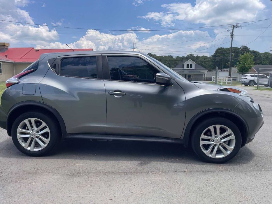 Nissan Juke SV      2016