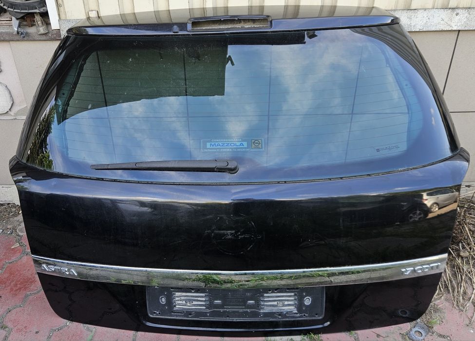 Opel Astra H III kombi tylna klapa bagażnika szyba