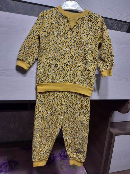 Костюмчик для дівчинки.Набір