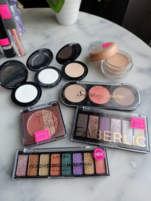 Пудра, помада, тени, румяна, тональная основа, карандаш, блеск