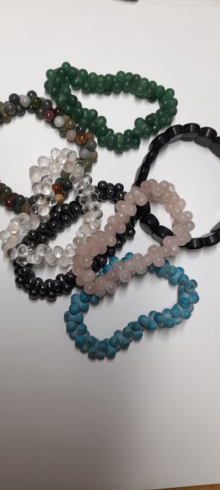 Pulseiras com pedras