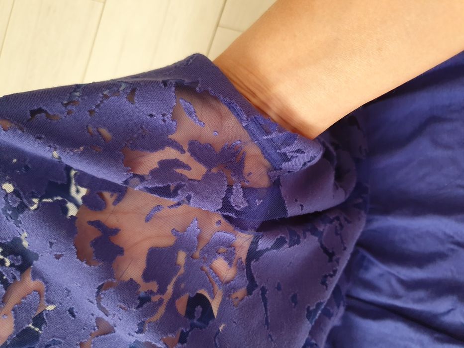 bluzka letnia Guess z ozdobnymi plecami