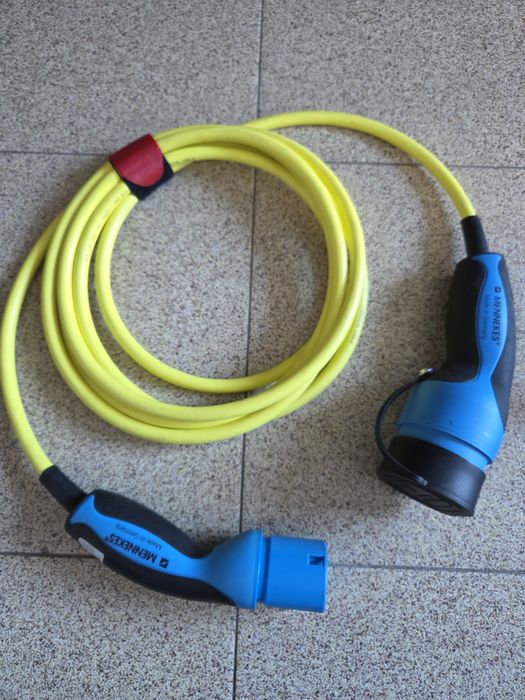Kabel do ładowania hybrydy plug-in i aut elektrycznych MENNEKES 36114