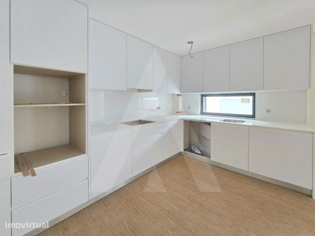 Apartamento T2 moderno - Open Space com imensa luz natura