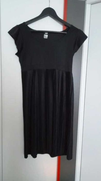 Czarna sukienka plisowana H&M 170 cm