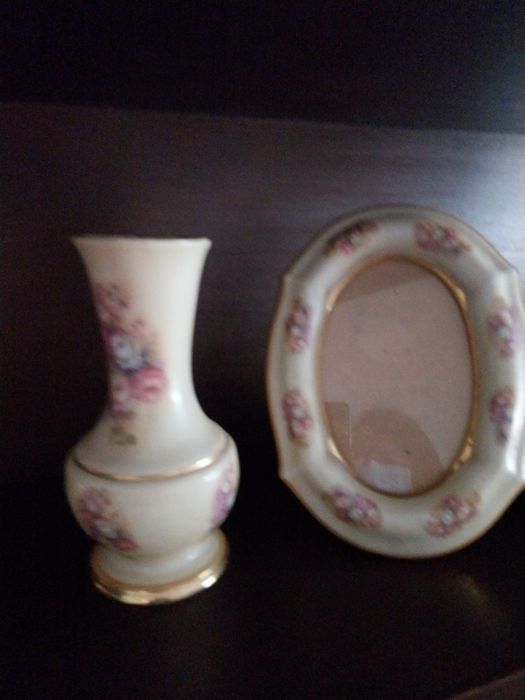 Conjunto moldura e jarra