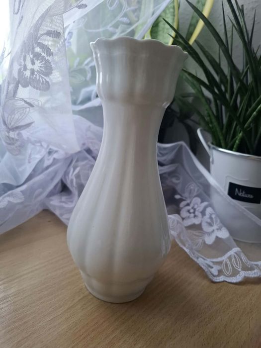 Stary wazon z porcelany Wałbrzych