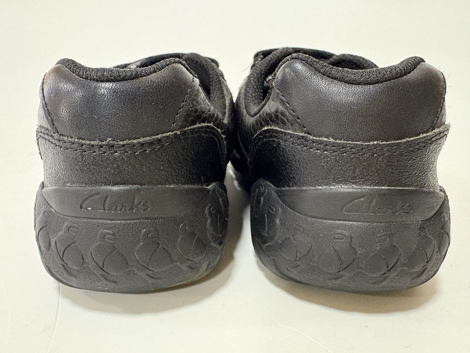 кросівки фірми Clarks 33 розмір