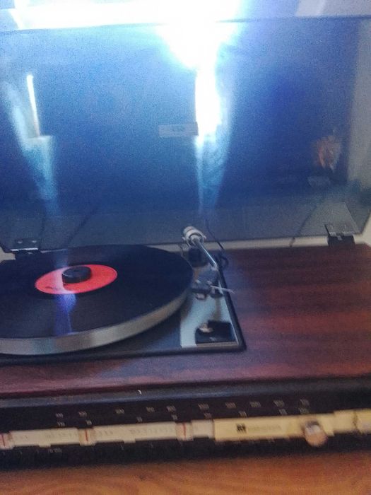 Gira discos Grundig e Philips