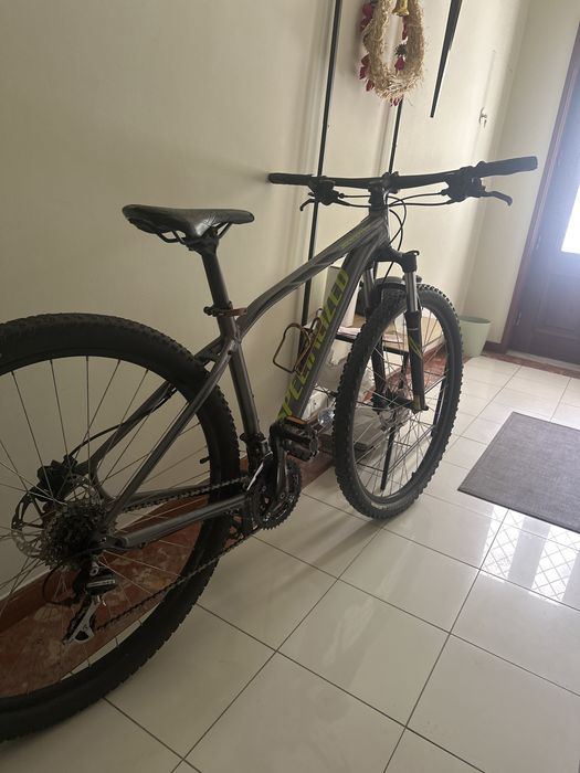 Specialized Rockhopper 29" (Tamanho M)