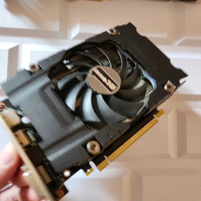 Видеокарта  gtx 1060 RX 580 RX 570 gtx 960 4 gb