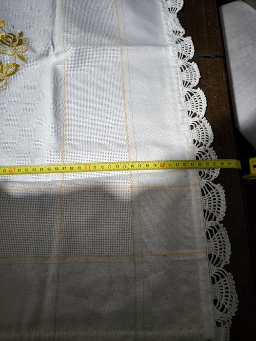 Toalha quadrada com renda