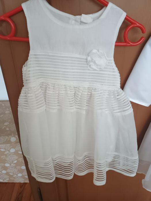 Chrzest: 2 sukienki, buciki, opaska, rozm 74