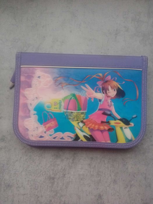 Пенал школьный..