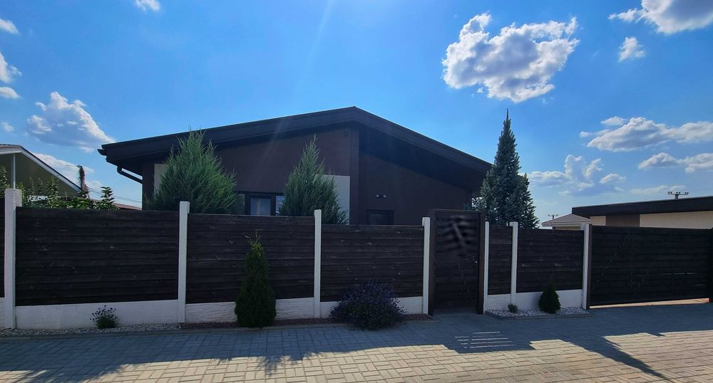 Без комісії будинок у заселеному котеджному містечку, сертифікат+