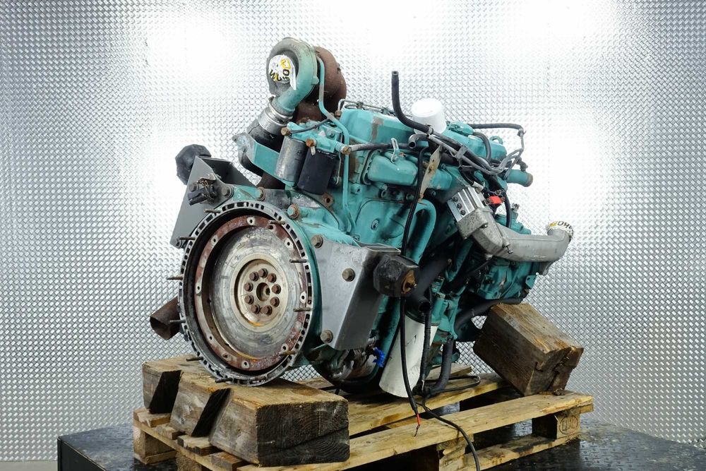 Silnik spalinowy - Volvo TD63 - całość lub części