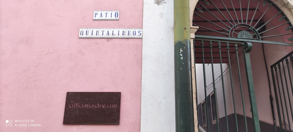 T-1 mobilado,Equipado+PÁTIO.Alfama,CentroLisboa. só RENDA+ CAUÇÃO.