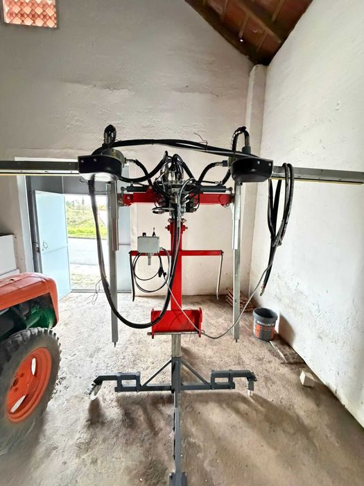 Despampanadeira nova, com corte horizontal e vertical hidráulico.