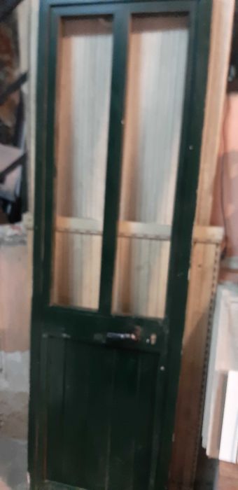 Portas com aro em bom estado