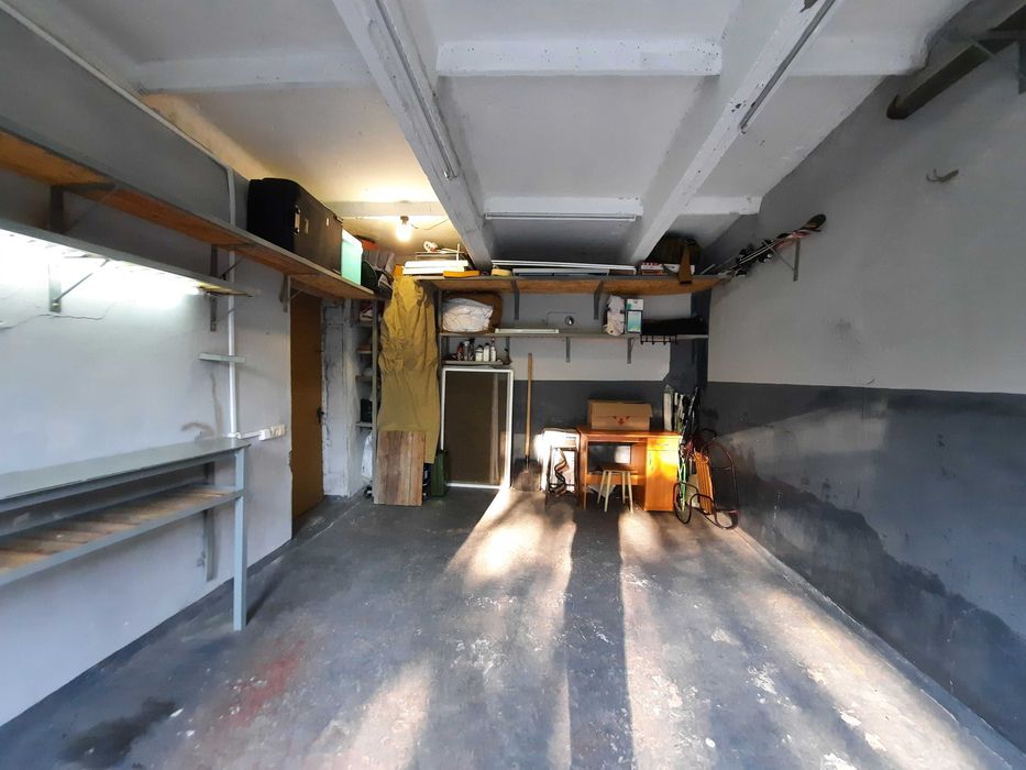 Гараж біля 10 школи і скверу ім. О.Бабаєва. | Центр