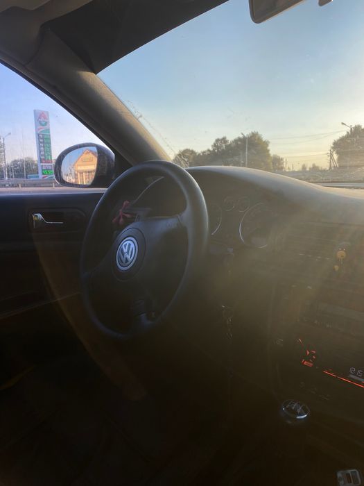 Авто Volkswagen Passat 2004 рік