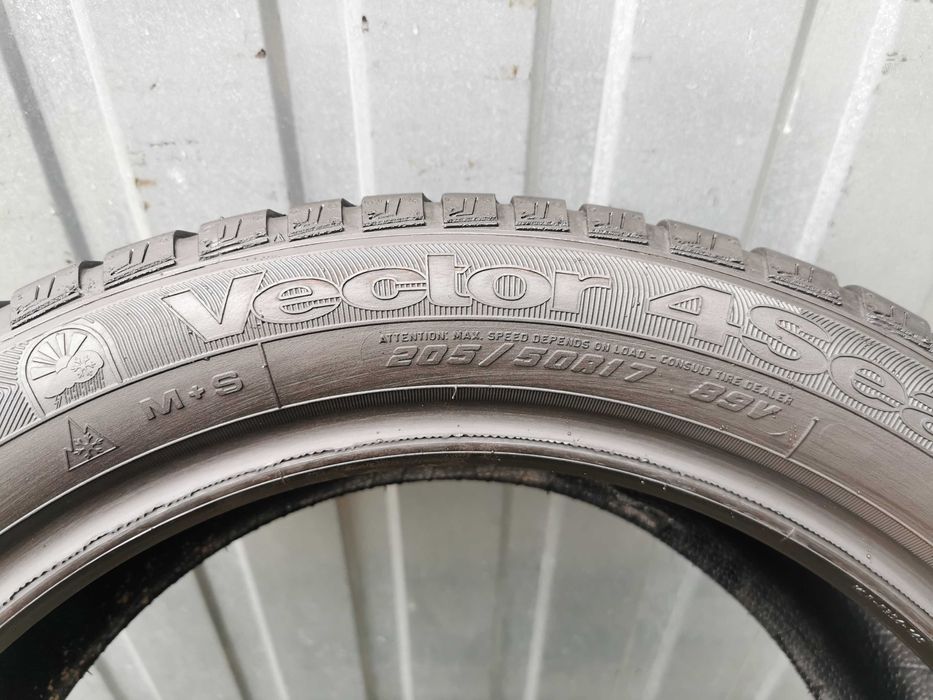 209) Opona - 205/50/17 - Goodyear - 1szt - Całoroczna