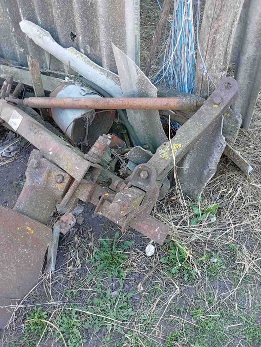 Плуг двох корпусний