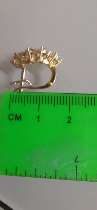 Золотые серьги с природными бриллиантами