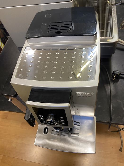 Кофемашина Delonghi Capuccino с молочником