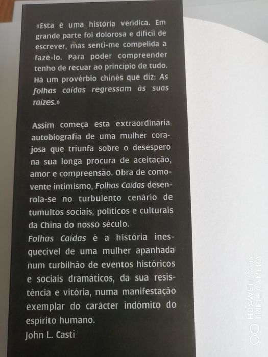 Livro "Folhas Caídas" de Adeline Yen Mah