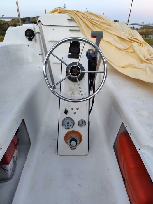 Veleiro Macgregor 26X  vela e motor ( Hibrido )