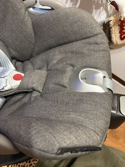 Автолюлька Cybex Cloud Z з поворотною базою