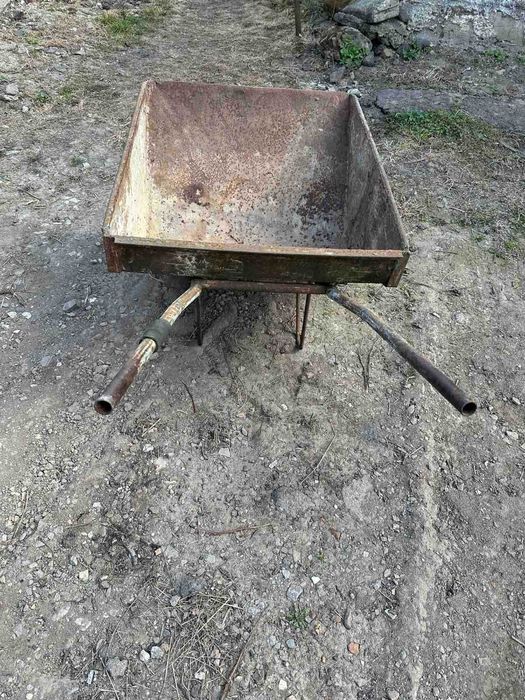 Тачка будівельна (садова)