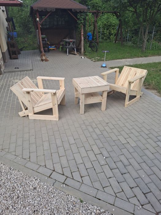 Sprzedam fotele że stolikiem