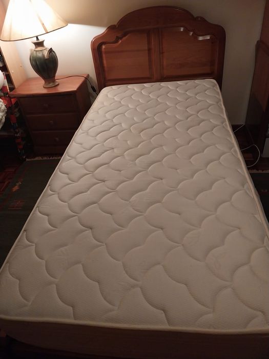 Cama Individual Carvalho e Colchão Molaflex