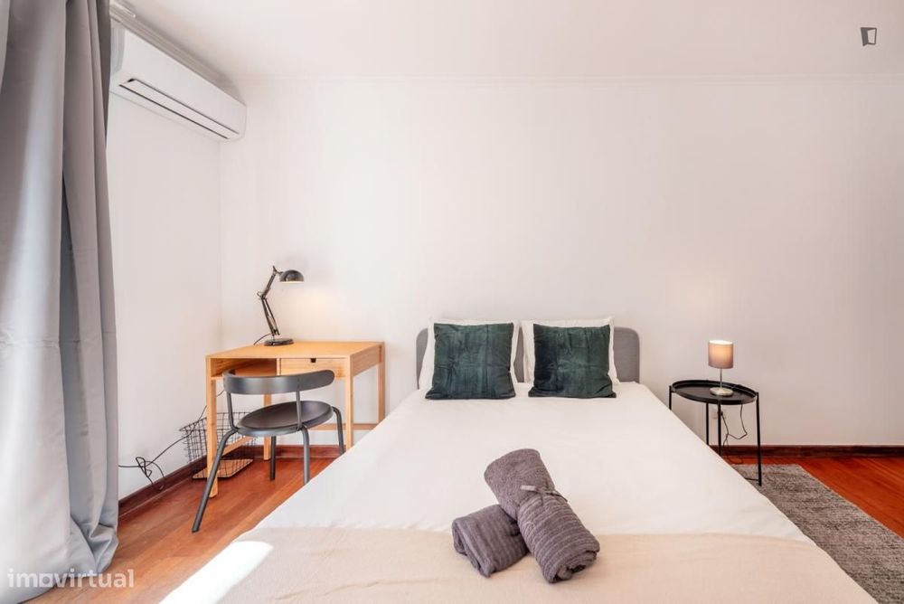 Quarto - localizado em Picoas Lisbon