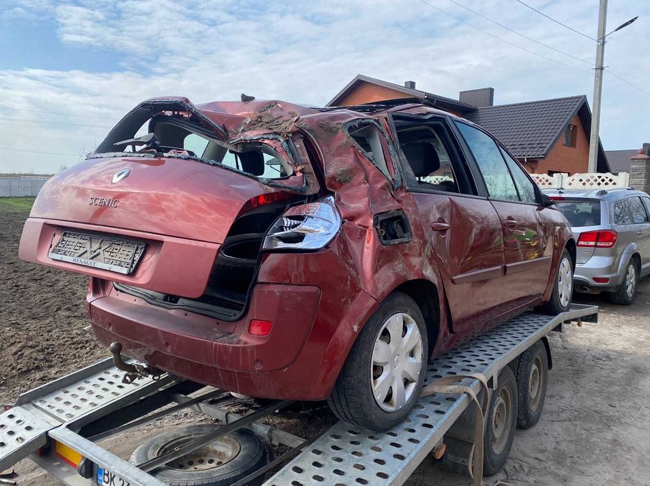 Продам після ДТП Рено Сценік