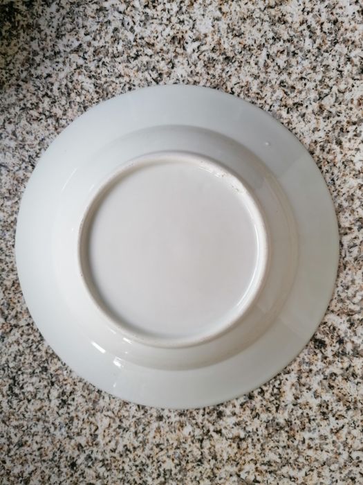 Pratos antigos variados