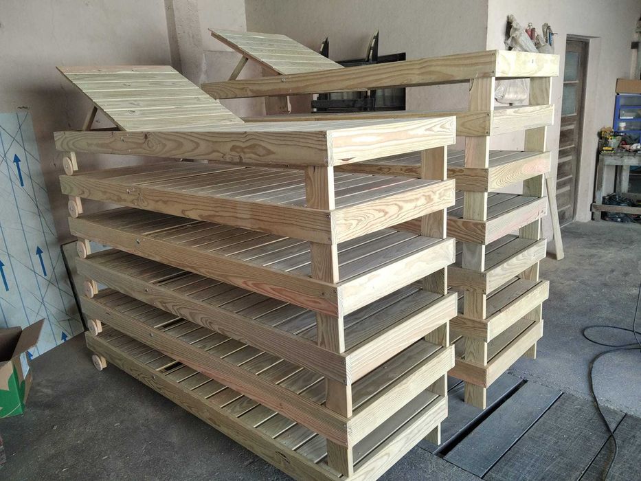 Espreguiçadeiras em Madeira de Pinho Tratado